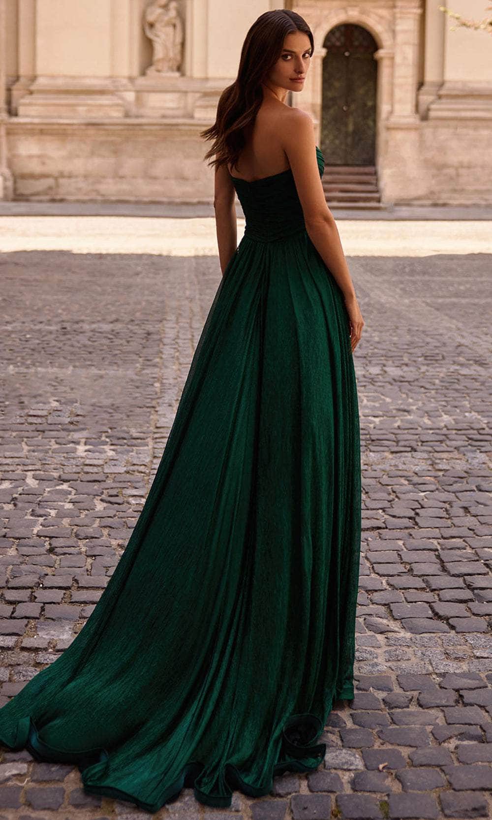 La Femme 32382 Metallic Chiffon Sweetheart Evening Gown