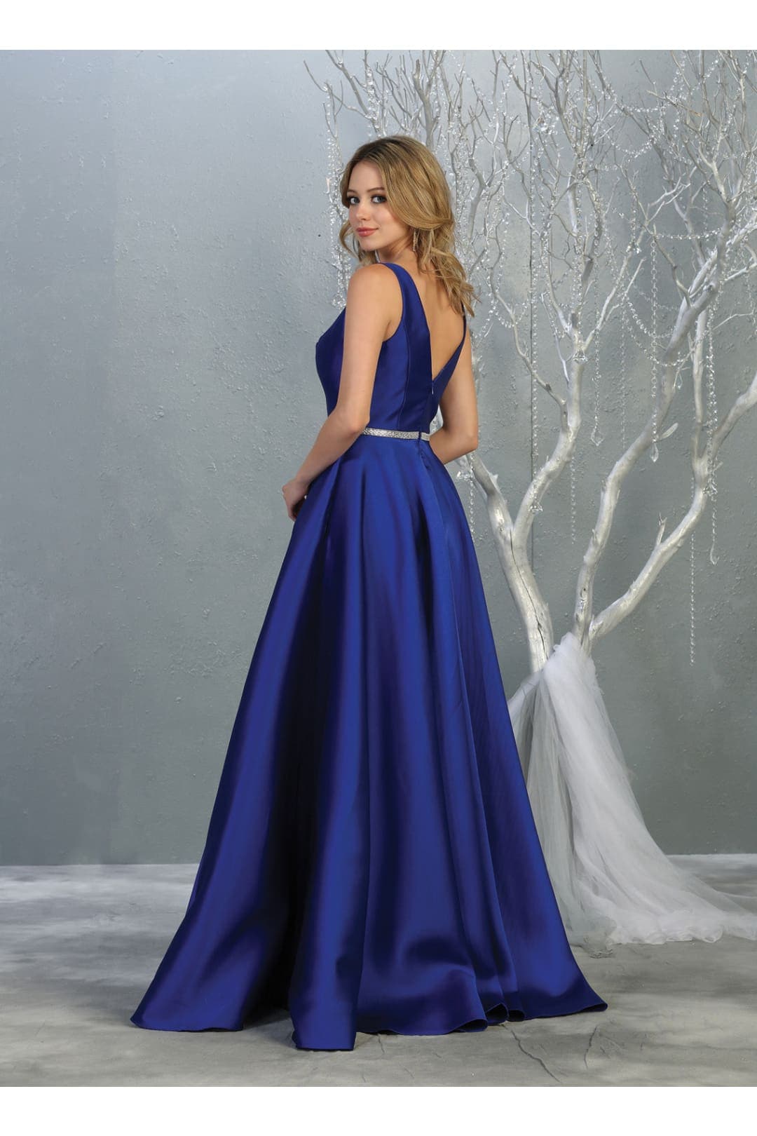 A Line Plunging V Neck Evening Gown Side Pockets Sleeveless Prom Dress