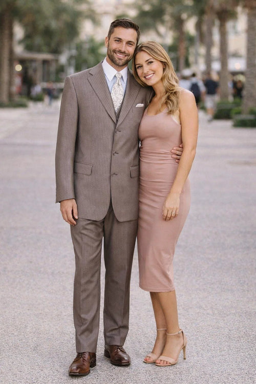 Men’s Great Gatsby Suit – 1920s Classic Fit Tan Banker Pinstripe 3 Button Suit