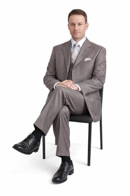 Men’s Great Gatsby Suit – 1920s Classic Fit Tan Banker Pinstripe 3 Button Suit