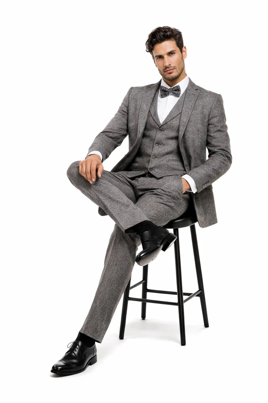 men-s-two-button-vested-vintage-style-tweed-wedding-suit-in-grey