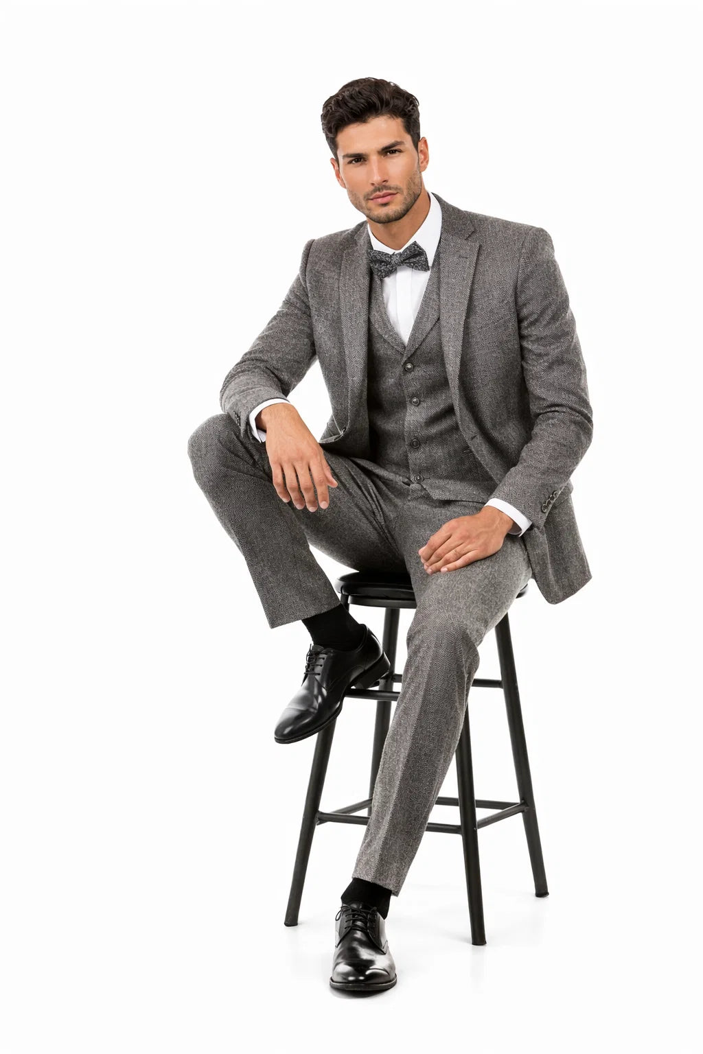 men-s-two-button-vested-vintage-style-tweed-wedding-suit-in-grey