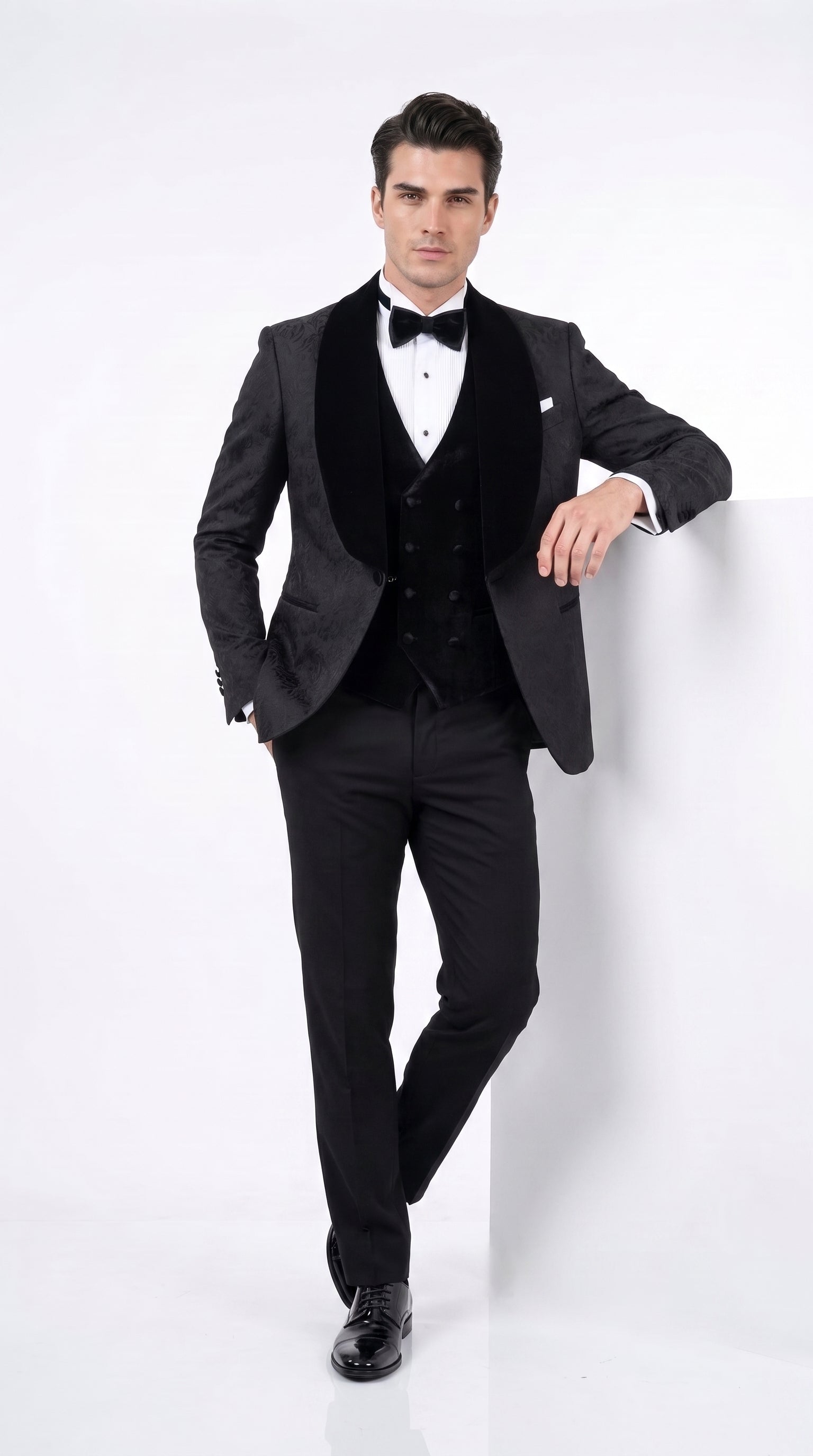 Men’s Black With Velvet collar 3 Piece Tuxedo Suit – Floral Jacquard Dinner Jacket with  Vest and Bowtie