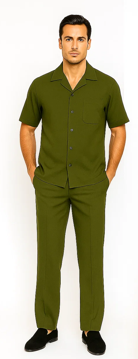 Men's olive leisure suit: short-sleeved shirt with pointed collar, chest pocket, and matching straight-leg pants. Smooth material, tailored fit. Provides a coordinated, olive-toned look.
