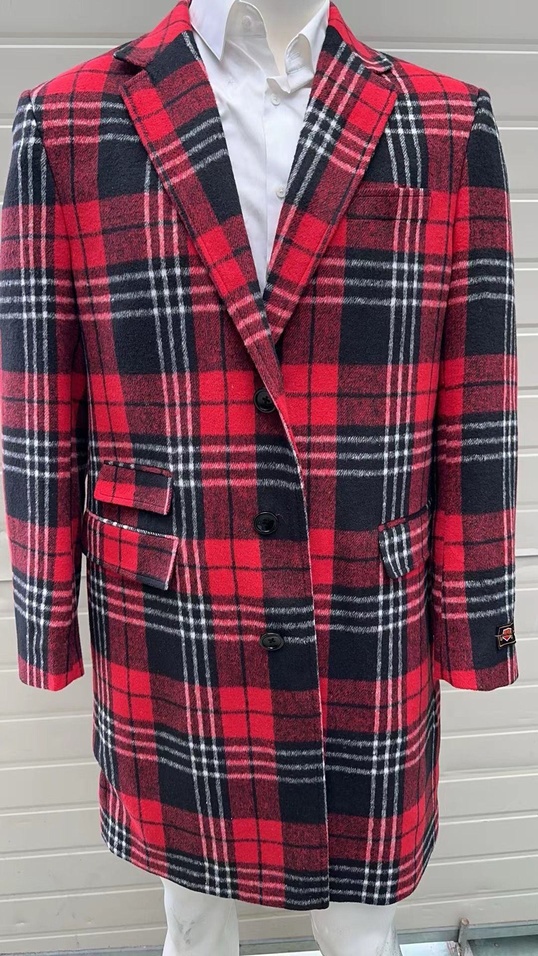 Men’s Red Plaid Wool Overcoat – Classic Tartan Check Long Coat for Stylish Winter Wear