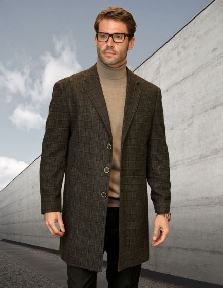 Men's brown checkered wool overcoat. Straight cut, collar, button-front. Brown checked pattern. Long sleeves, knee-length.
